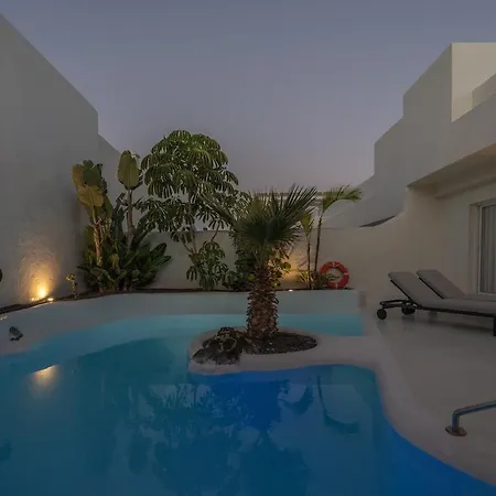 Vila Exclusive In Bahiazul With Heated Pool Corralejo