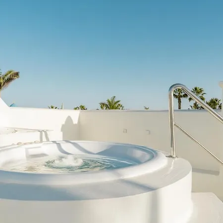 Exclusive In Bahiazul With Heated Pool